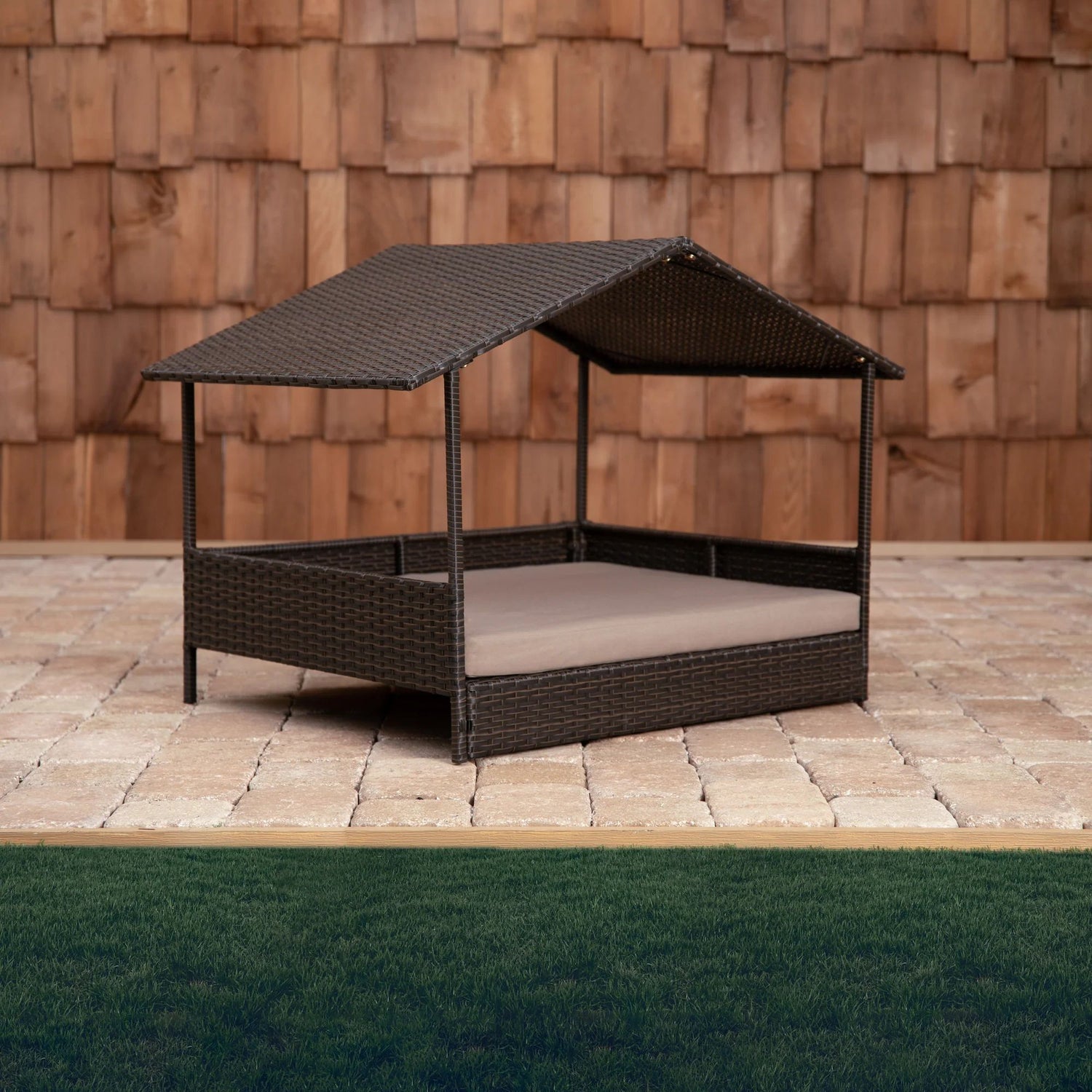 Huntley Pet Rattan Wicker Indoor Outdoor Cabana Raised Pet Bed | 02214